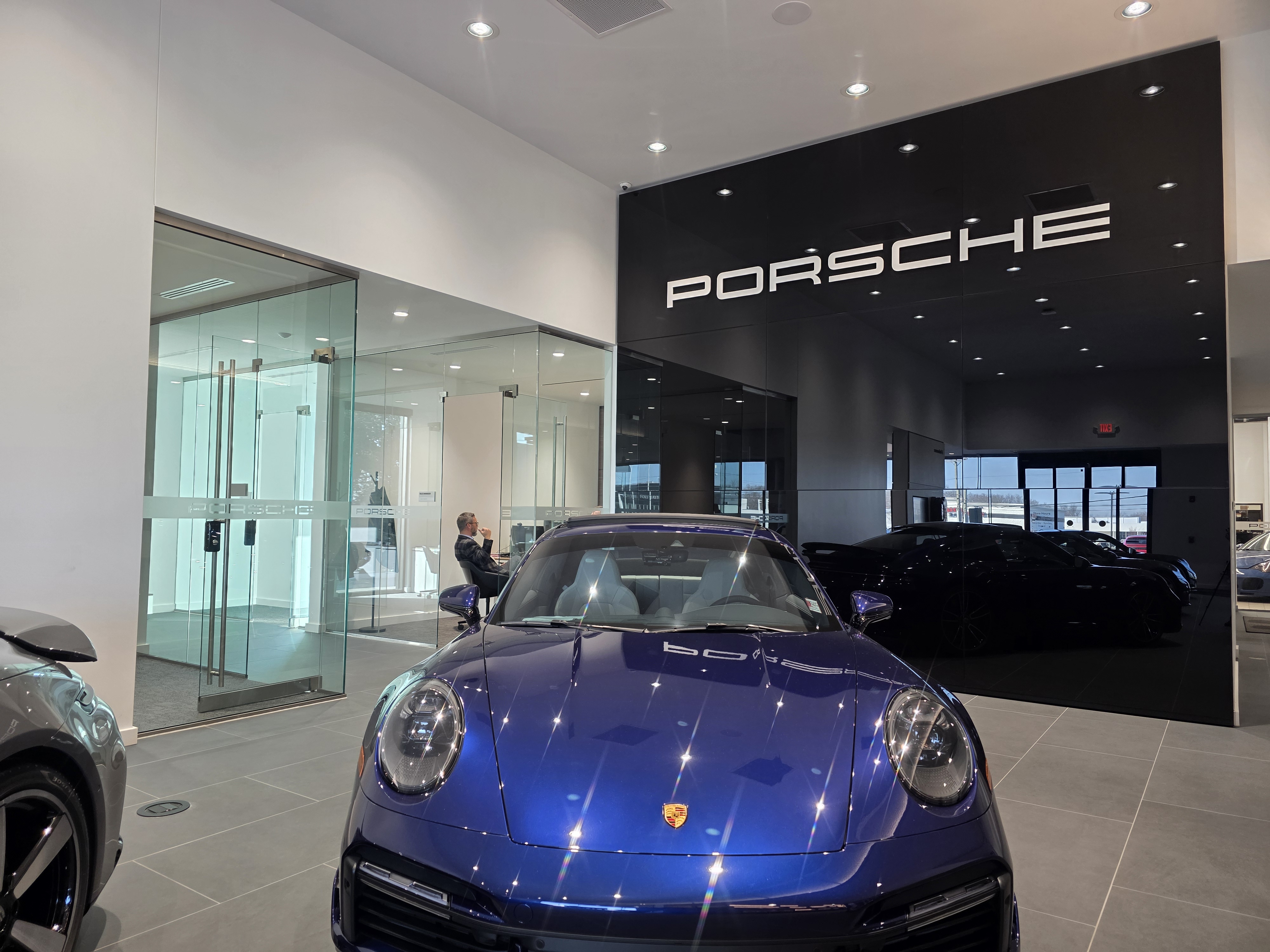 Porsche8.jpg?Revision=06q&Timestamp=LGxvS8